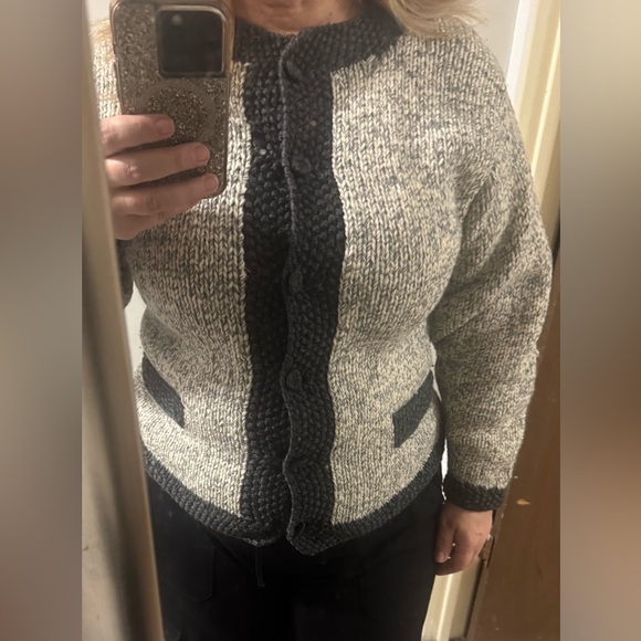 Hand knit Cardigan Sweater light grey white trimmed black thick Wool blend M/L - Picture 8 of 9